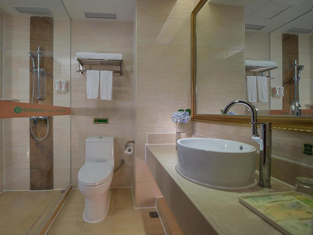 Vienna Hotel Chaozhou Plaza Bagian luar foto